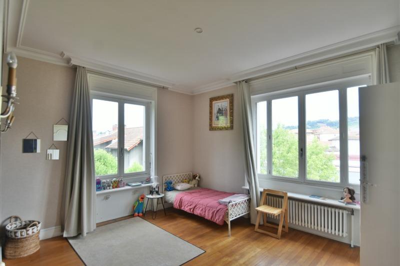 Maison - 307 m² - 10 pièces