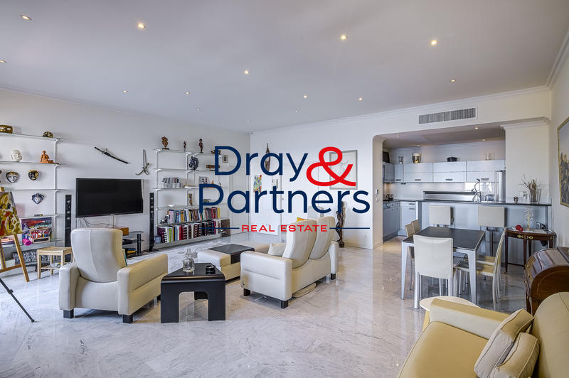 Appartement - 102 m² - 2 pièces