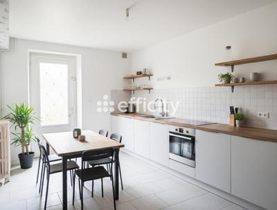 Maison - 153 m² - 9 pièces