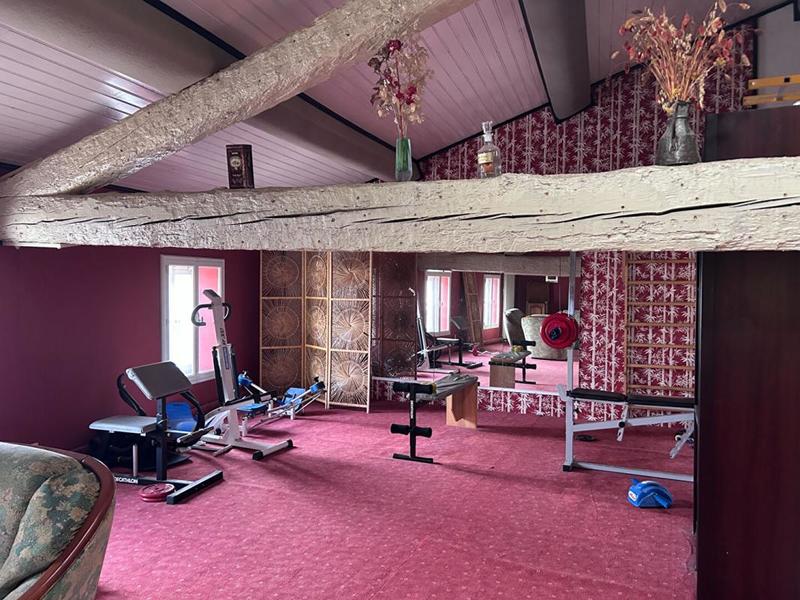 Maison - 318 m² - 8 pièces