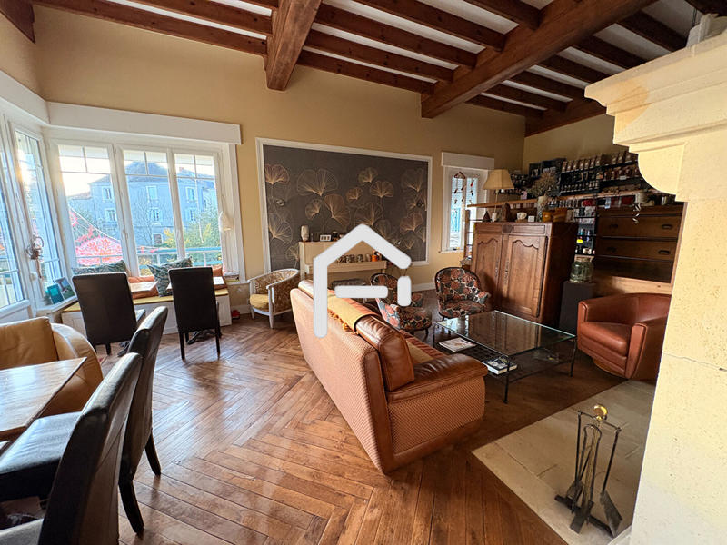 Maison - 180 m² - 6 pièces