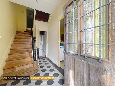 Propriété - 172 m² - 6 pièces