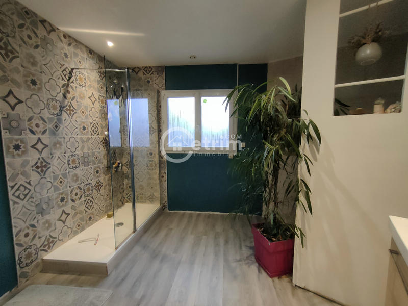 Maison - 218 m² - 7 pièces