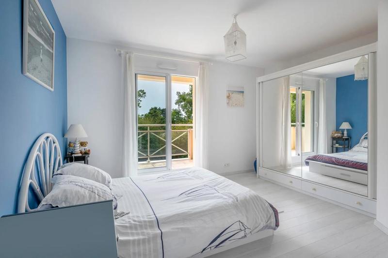 Villa - 233 m² - 12 pièces