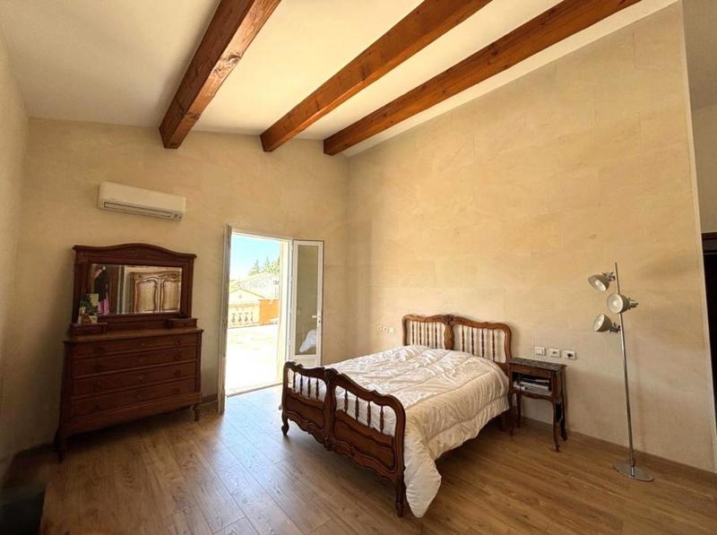 Maison - 290 m² - 8 pièces