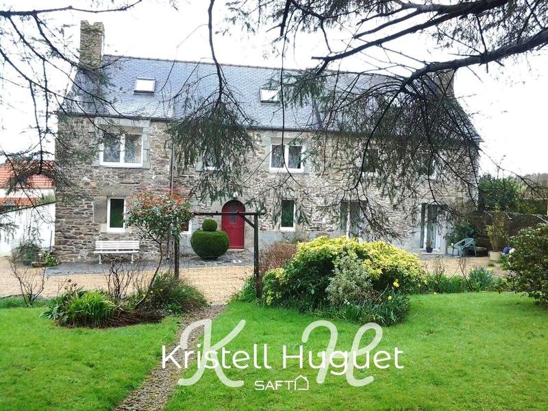 Maison - 195 m² - 9 pièces