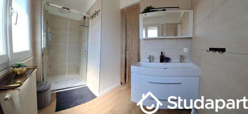 Maison - 97 m² - 5 pièces