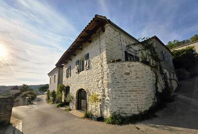 Maison - 104 m² - 6 pièces