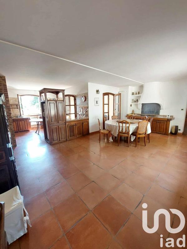 Maison - 389 m² - 10 pièces