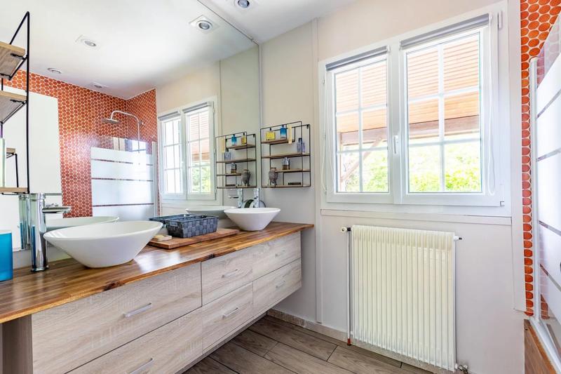 Maison - 258 m² - 8 pièces