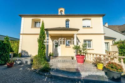 Maison - 155 m² - 8 pièces