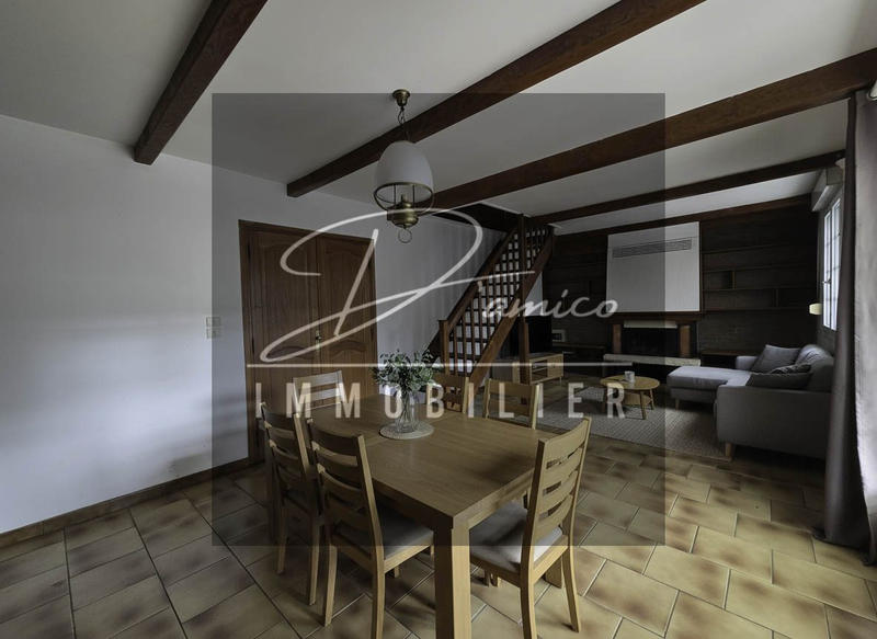 Maison - 120 m² - 8 pièces