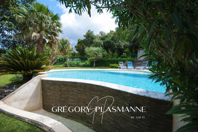 Villa - 188 m² - 8 pièces