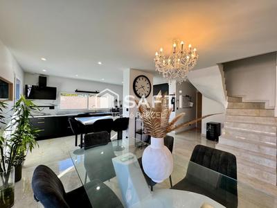 Maison - 137 m² - 6 pièces