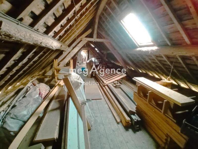 Maison - 196 m² - 16 pièces