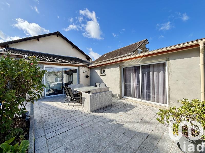 Maison - 104 m² - 6 pièces