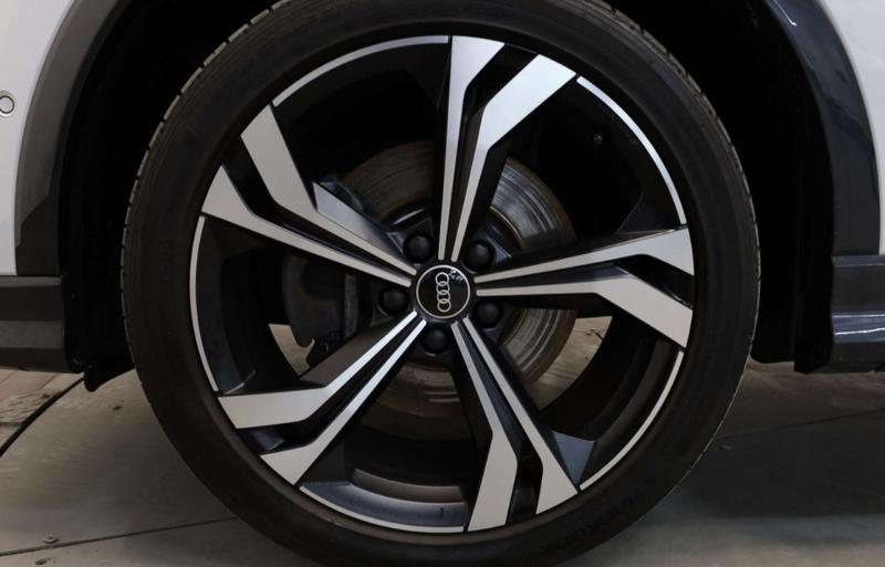 Audi Q3 Sportback 45 TFSIe 245 s-Line Hybride Rechargeable / Camera 360° Coffre Elec Regulateur de Distance