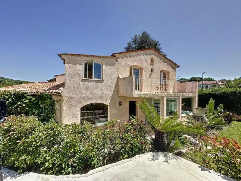 Maison - 400 m² - 10 pièces