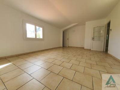 Appartement - 77 m² - 3 pièces