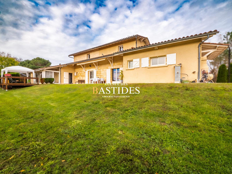 Maison ancienne - 170 m² - 6 pièces