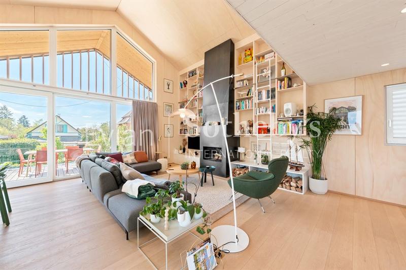 Maison - 225 m² - 9 pièces