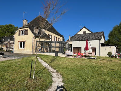 Maison - 96 m² - 4 pièces