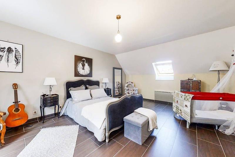 Maison - 250 m² - 6 pièces