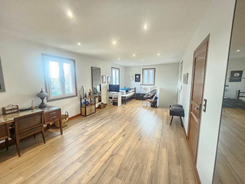 Maison - 145 m² - 4 pièces