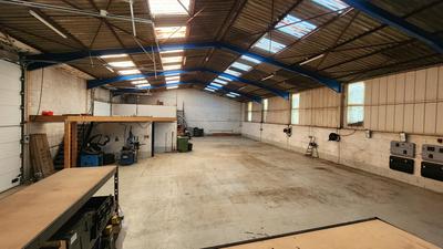 Local commercial - 445 m² - 3 pièces