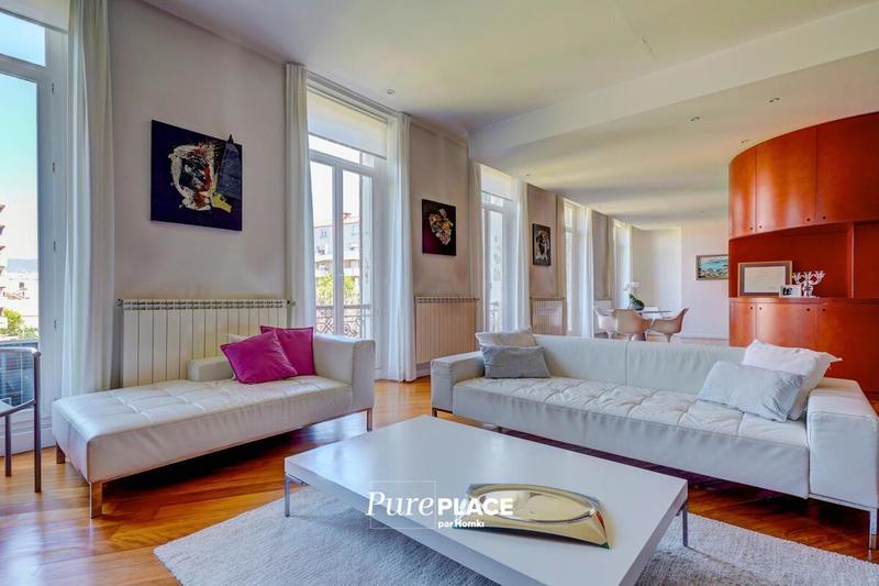 Appartement - 144 m² - 4 pièces