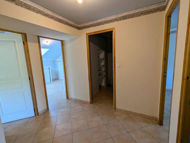 Maison - 284 m² - 12 pièces