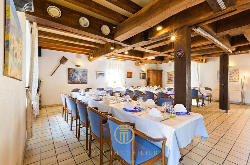 Propriété - 1 457 m² - 34 pièces