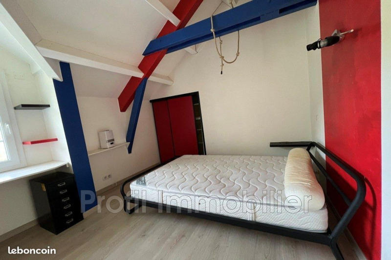 Maison - 235 m² - 8 pièces