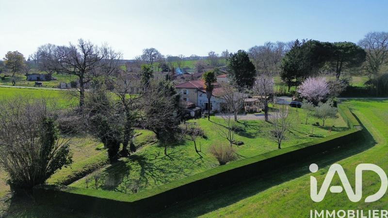 Maison - 208 m² - 8 pièces