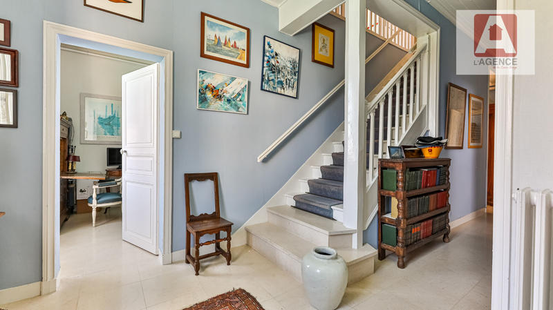 Maison - 178 m² - 8 pièces