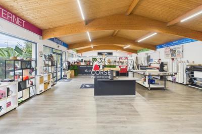 Fonds de commerce - Local commercial - 250 m²