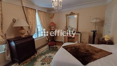 Maison - 289 m² - 8 pièces