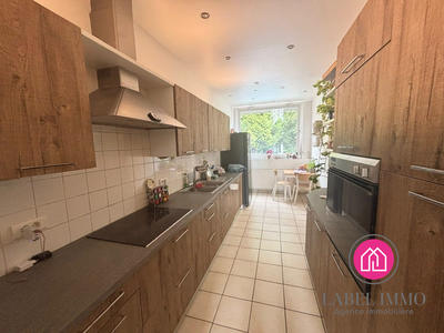 Maison - 180 m² - 10 pièces