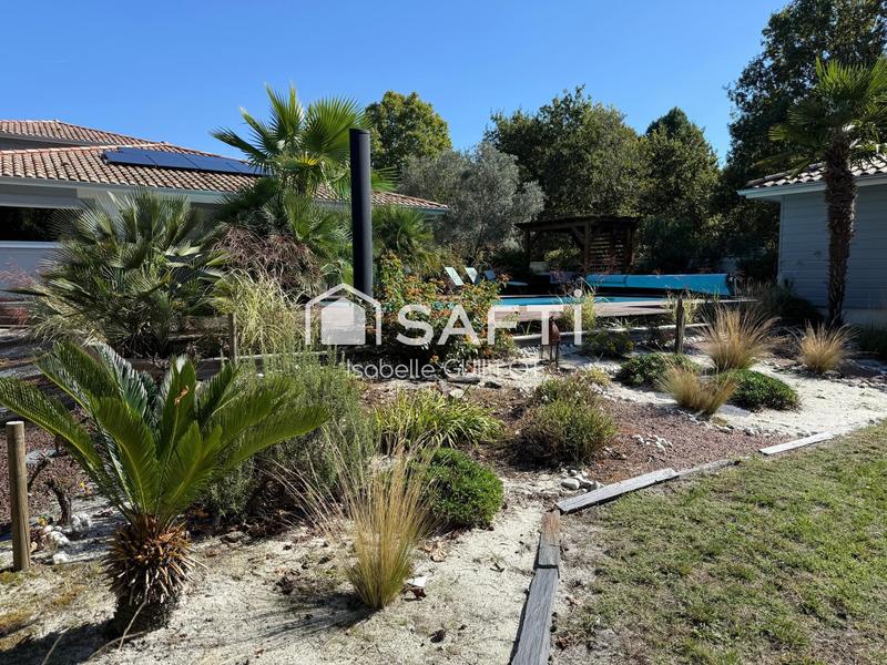 Maison - 240 m² - 7 pièces