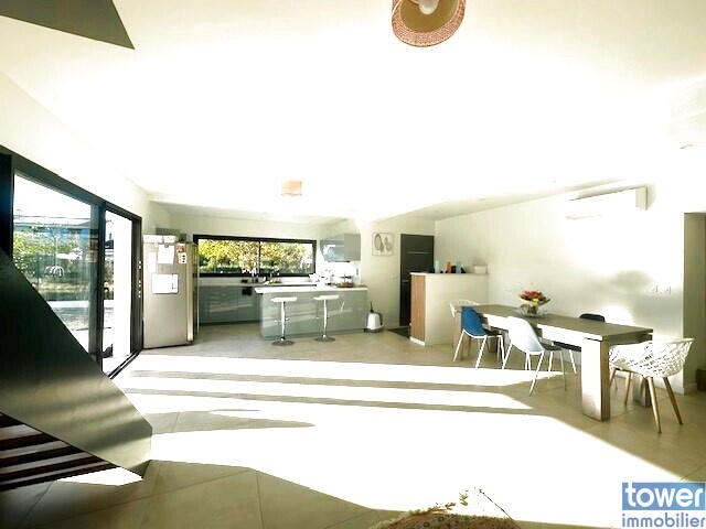 Maison - 122 m² - 4 pièces