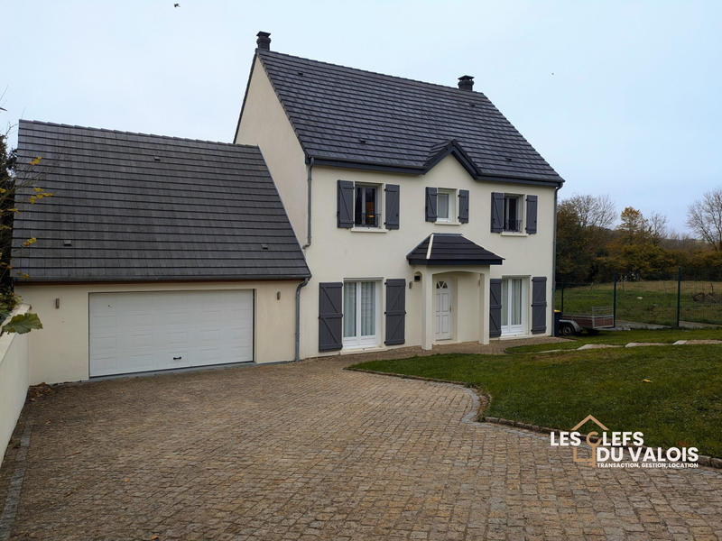 Maison - 150 m² - 8 pièces