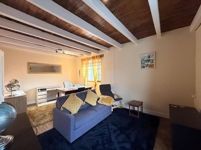 Maison - 250 m² - 11 pièces