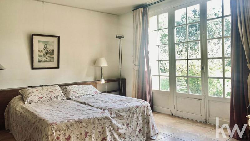 Propriété - 260 m² - 7 pièces