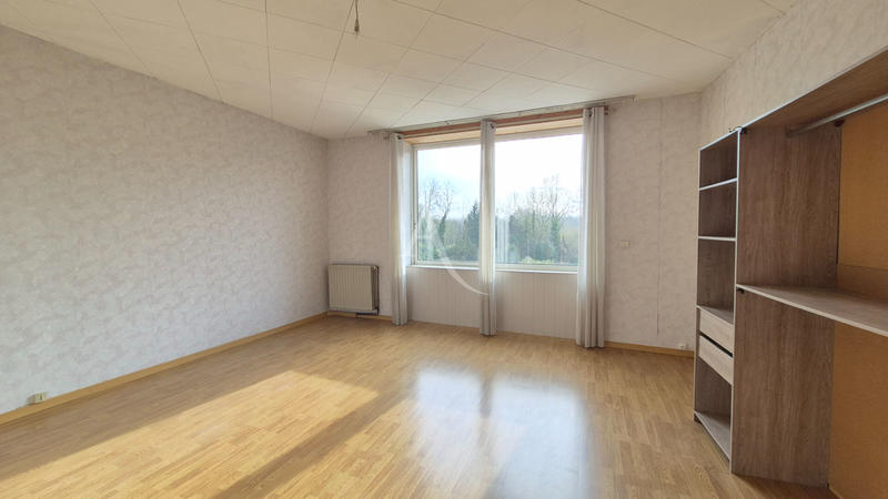 Maison - 275 m² - 6 pièces