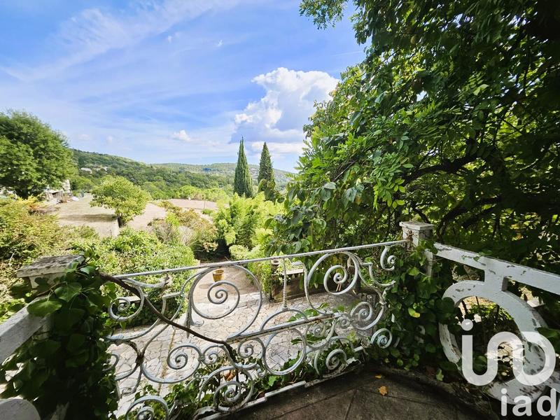 Maison - 240 m² - 10 pièces