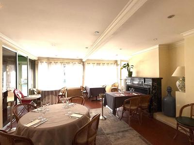 Local commercial - 750 m² - 11 pièces