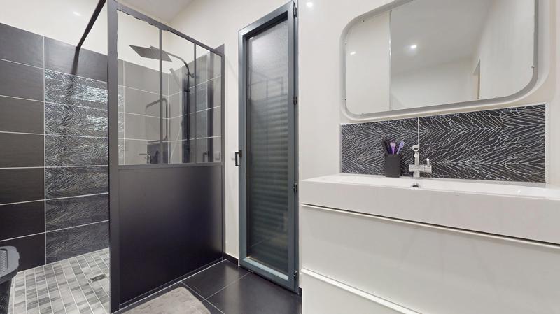 Maison contemporaine - 280 m² - 6 pièces