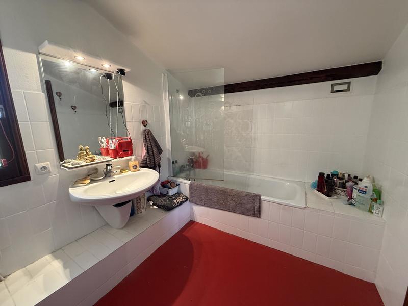 Maison - 195 m² - 7 pièces