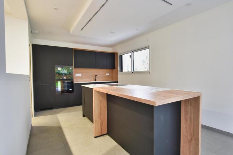 Maison - 102 m² - 4 pièces