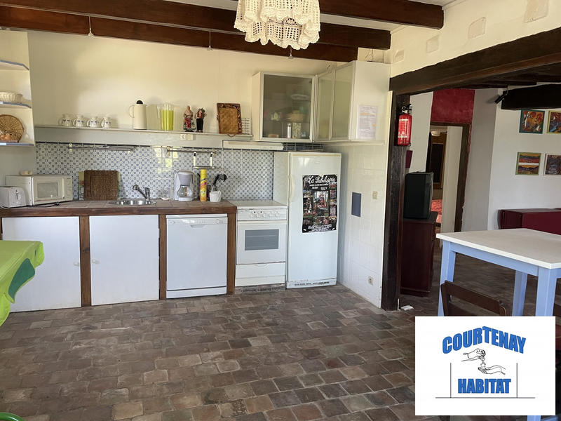 Maison - 270 m² - 9 pièces